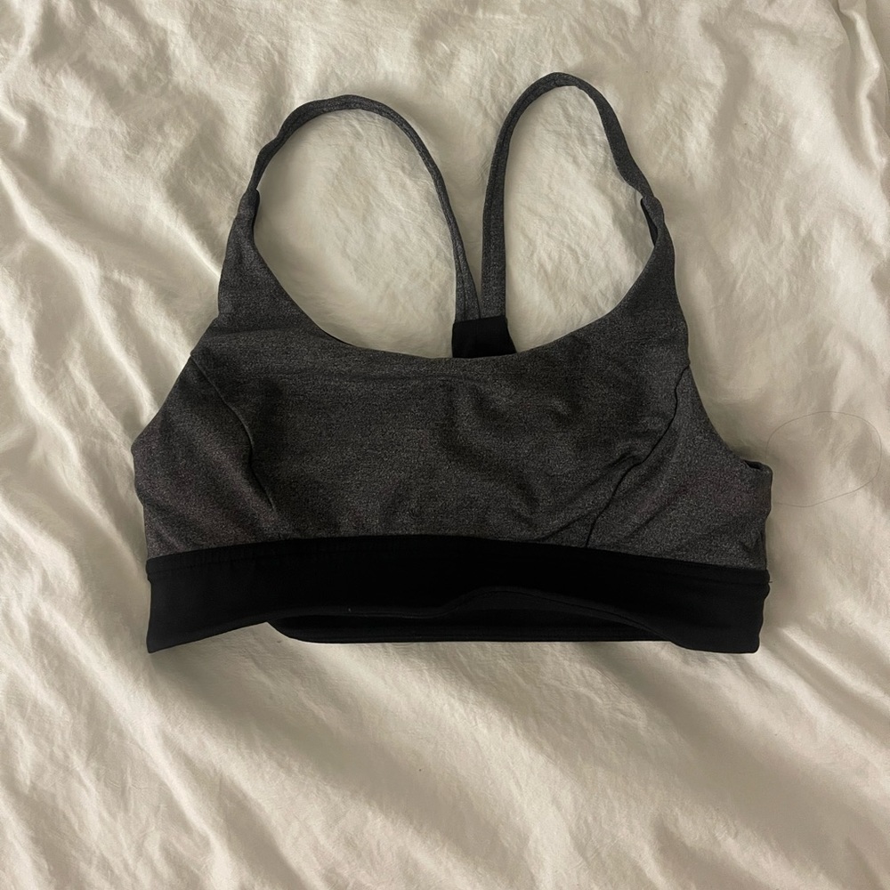 Lululemon sports bra size 6